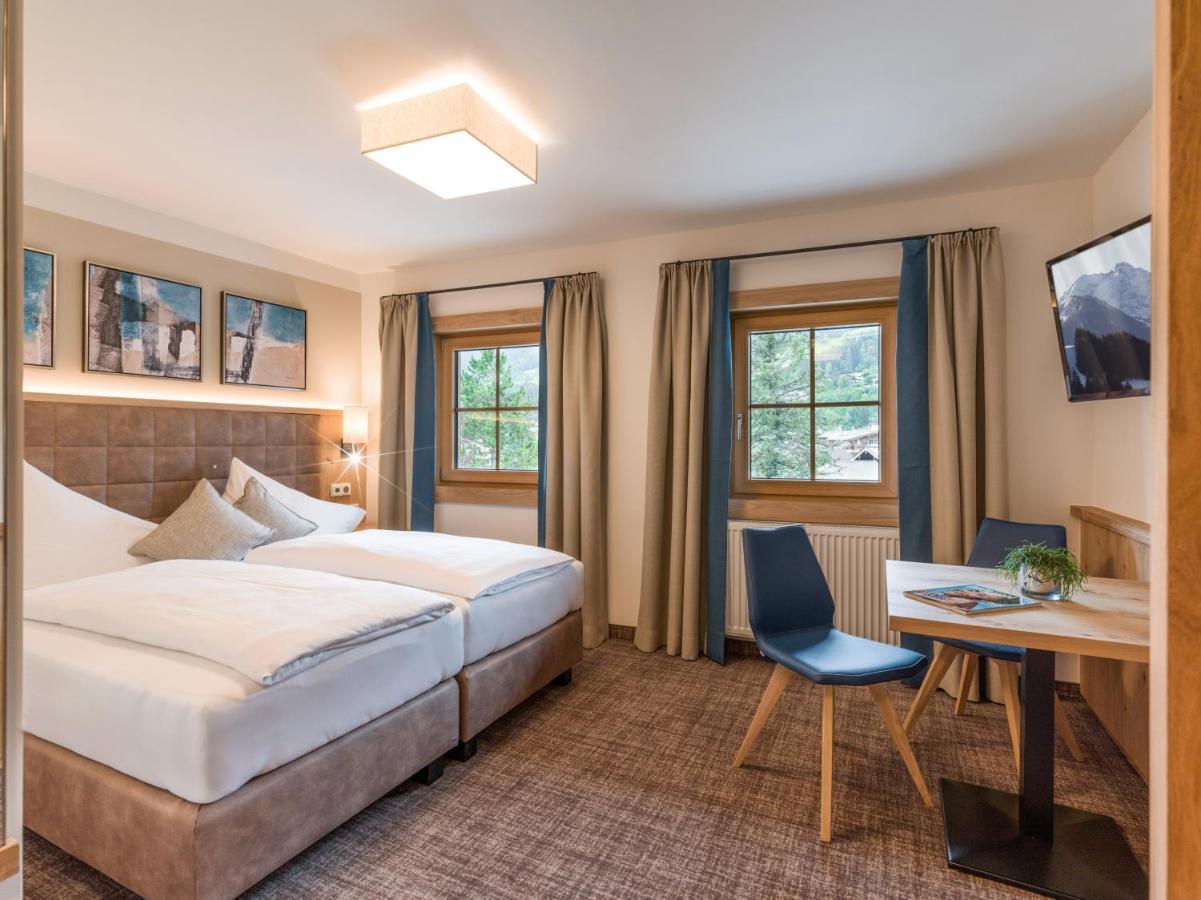 Alpen Glueck Hotel Unterm Rain Garni Kirchberg in Tirol Esterno foto